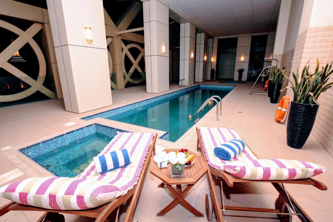Grand Mercure Hotel Dubai Exteriör bild