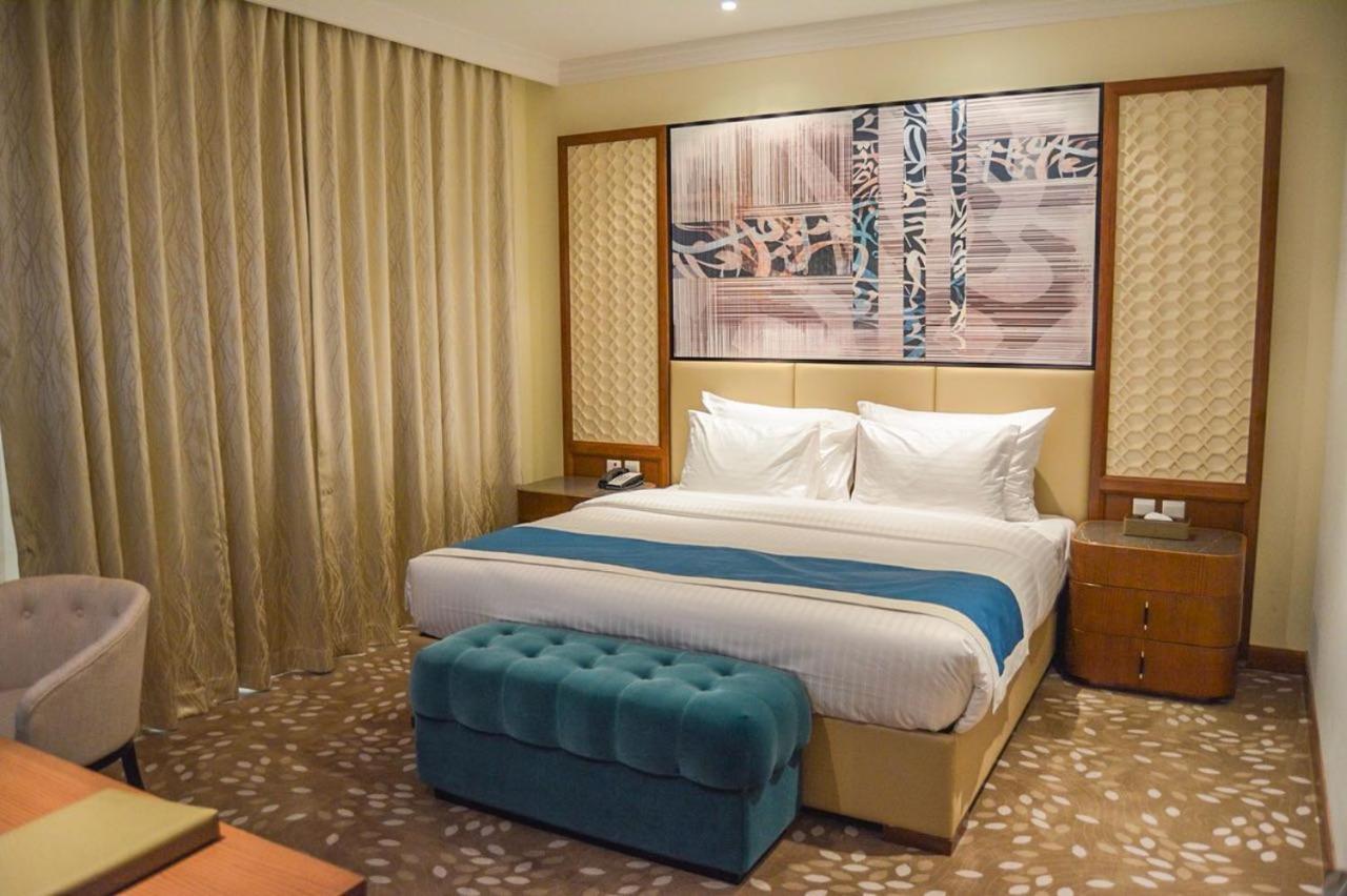 Grand Mercure Hotel Dubai Exteriör bild